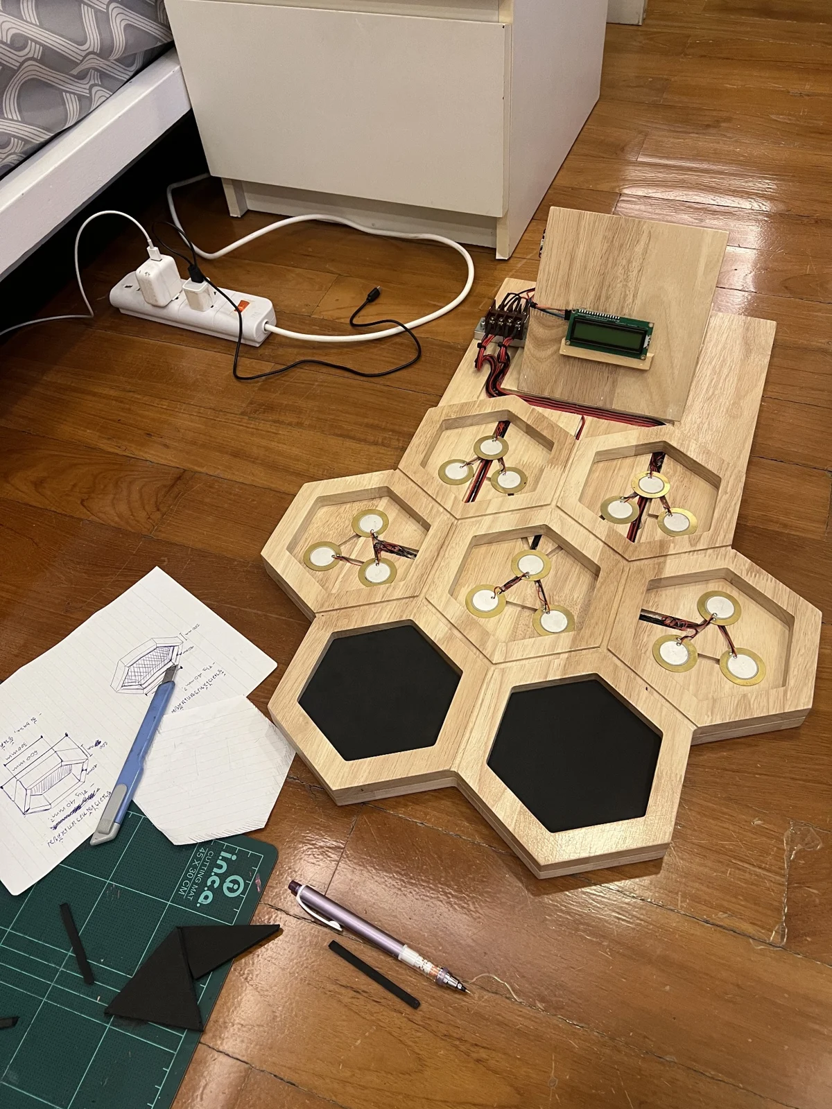 Fabricating the tile structure